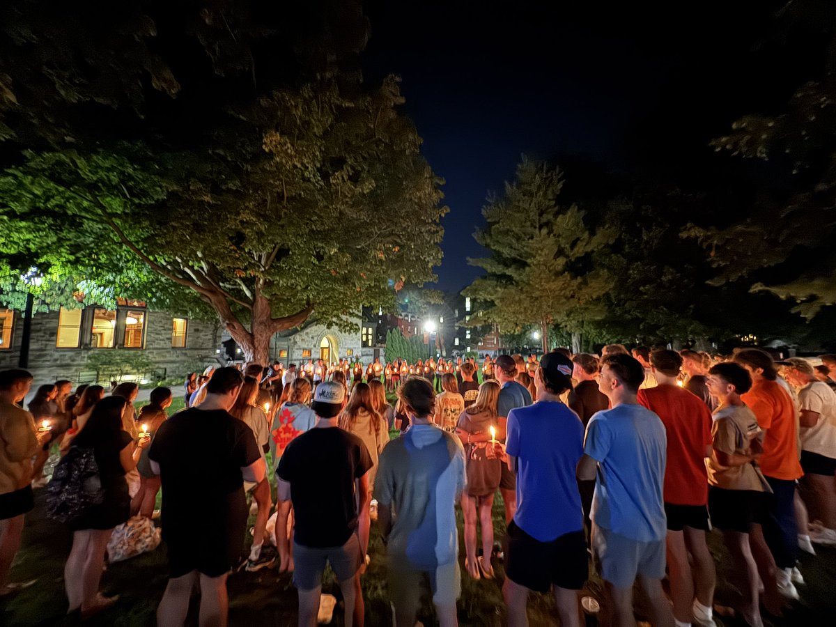 jdeboer's tweet photo. Powerful gathering of close to 250 students at Hope College today in a prayer vigil for our nation and healing of hearts, minds, and souls. This was STUDENT LED! @awakeningathope https://t.co/ZRMqkYwDvc