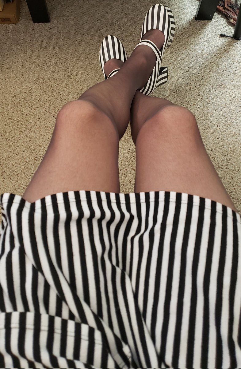 Legs_N_Lashes's tweet photo. Stripes https://t.co/SDqGMA1Pou