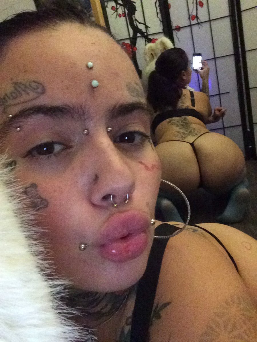 GABRiELA (@bloodwr1st) on Twitter photo 