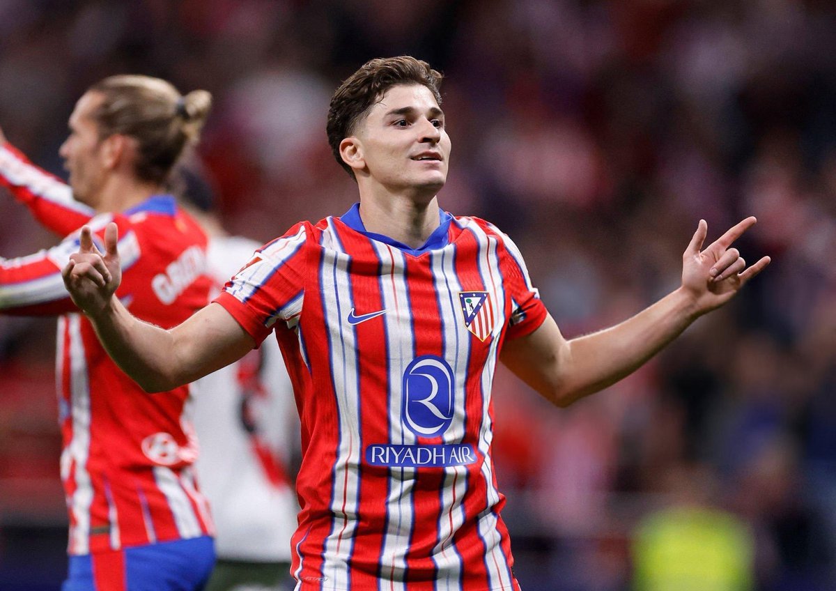 The Touchline | Football Coverage (@touchlinex) on Twitter photo ๐จ Julian Alvarez won't be included in Atletico Madrid's squad to face Liverpool on Wednesday. 
This due to a discomfort. 
โ <a href="/elchiringuitotv/">El Chiringuito TV</a> ๐จ Julian Alvarez won't be included in Atletico Madrid's squad to face Liverpool on Wednesday. 
This due to a discomfort. 
โ <a href="/elchiringuitotv/">El Chiringuito TV</a>