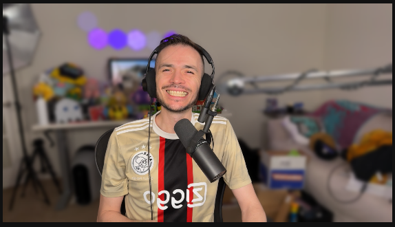jeffpees's tweet photo. Guess who's live? Come vibe while we check out Murder Mystery on Roblox! https://t.co/UaFJM4ErB6