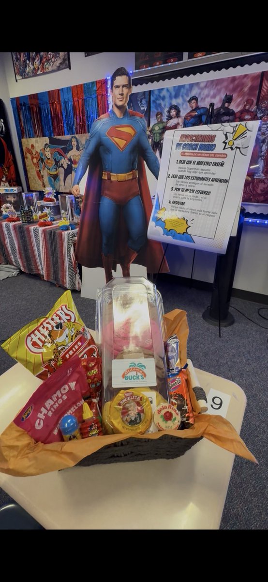 CoachBravo_'s tweet photo. Kicking off Hispanic Heritage Month at @OlleMightyOwls @AliefISD with a little Radio Latino 92.0 The Owlโs Nest ๐๏ธ Song trivia + cultura = the perfect morning vibes! ๐โค๏ธ๐ถ #HispanicHeritageMonth #TeacherLife #ProudLatino https://t.co/IDAukoAR1y