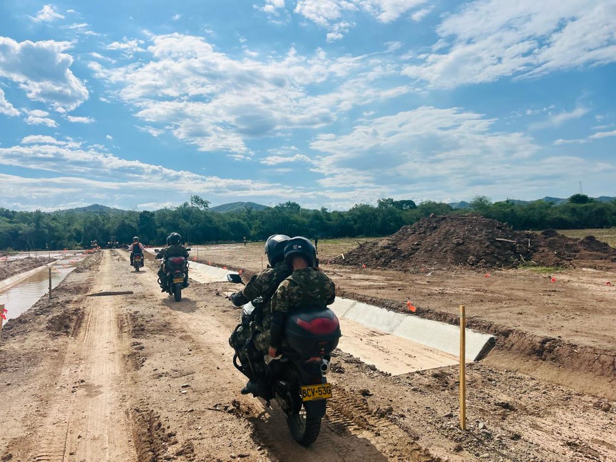 Ejercito_Div5's tweet photo. Protegemos los activos estratégicos del Estado. Tropas del Batallón Patriotas de la #SextaBrigada realizaron labores de control territorial en el norte del #Tolima.
#NuestroCompromisoEs🇨🇴 https://t.co/633yhnrbiw
