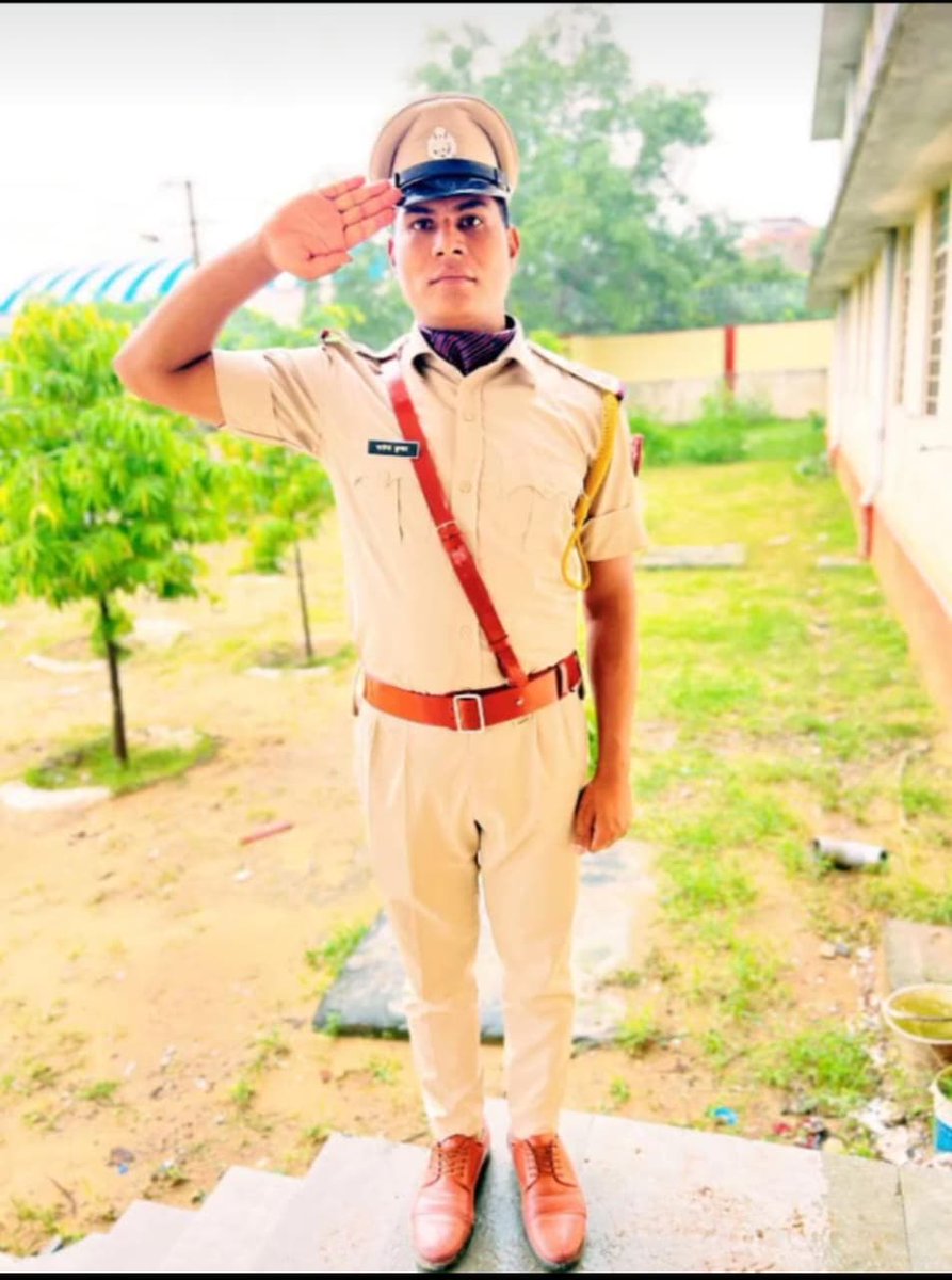 दुखद, ईमानदार निर्दोष शहीद सब इंस्पेक्टर राजेंद्र सैनी को शहीद का दर्जा मिले, राजकीय सम्मान के साथ अंतिम संस्कार हो। उनके परिवार को 1 करोड़ की आर्थिक सहायता और सरकारी नौकरी मिले। 
ये आत्महत्या नहीं हत्या हैं उस नाकाम सिस्टम की जो जांच करने में और दोषियों  निर्दोष को अलग करने में