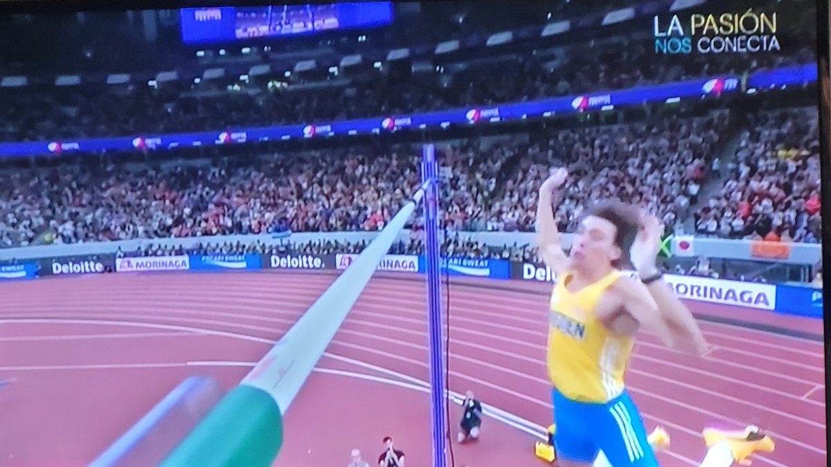 baldizoncr's tweet photo. Muy bien el sueco Duplantis! Record mundial en el salto con pértiga 6.30 M https://t.co/KiI7kyQB5c