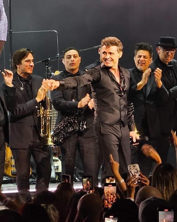 Olvida lo pasado sabes que te amo solo ¡Vuelve! ♫
<a href="/lmxlm/">Luis Miguel</a> #LuisMiguel #txlm #ClubOficialChile #Incondicionales #TodoPorLM #TXLM37 #Miky