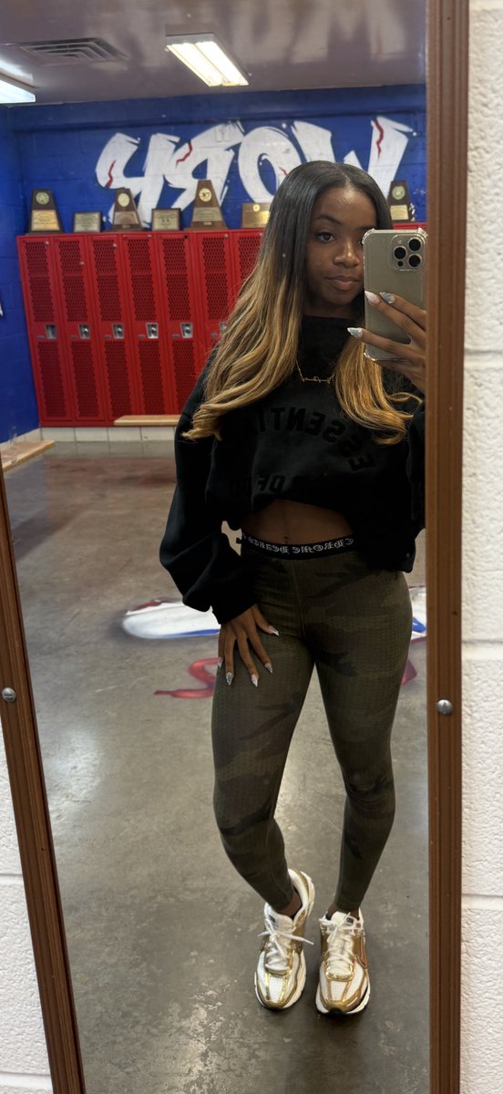 raemarierunz's tweet image. Silent a little but never still. 👀 Still grinding, getting ready for school track season. #TrackLife #WorkInSilence #Work #junior-year  @GirlsTrackDHS