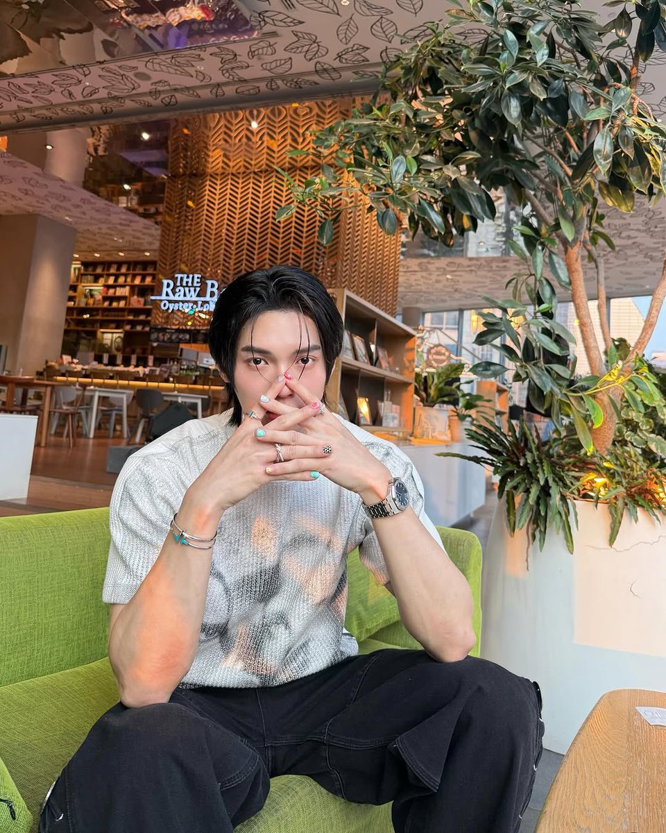 Morning Win

(づ￣ ³￣)づhave a good day💓🌈💓
ขอให้เปนวันที่ดีตลอดการทำงานมีความสุขในทุกๆวันรายล้อมไปด้วยความรักนะคร้าฟจ้าวรอยยิ้มของพี่รักก🤍miss you🫶🏻
ＩLᵒᵛᵉᵧₒᵤ♡︎
Cr.📸🙏🏻

Win Metawin
#HappyWinDay
#winmetawin <a href="/winmetawin/">Winmetawin</a>