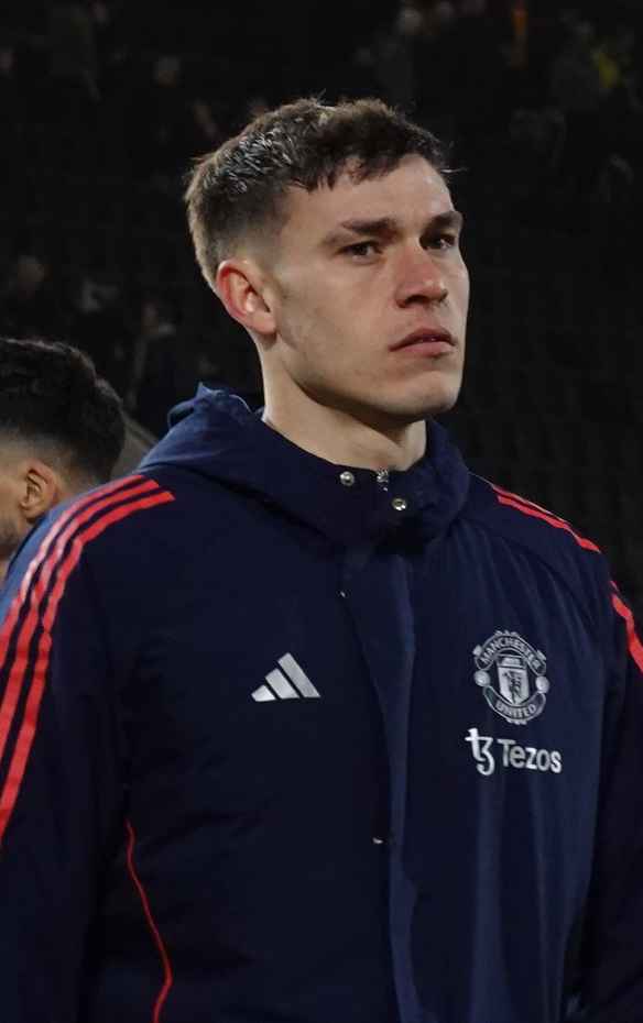 🚨 BREAKING: There was a possibility of Ugarte leaving Manchester United last summer, with Italian clubs expressing interest in a loan deal but United decided to keep him. 

[Fabrizio Romano]