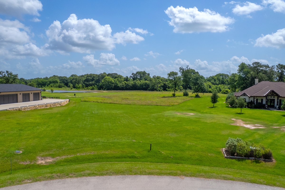 RiverstoneLand's tweet photo. ✨ New Listing in Iola, TX! ✨

✔️ Prime lot ready for single-family construction
✔️ Zoned for Iola ISD
✔️ Easy access to Tower Point Shopping &amp; dining
✔️ Centrally located between Austin, Dallas, Waco &amp; Houston

Landon Allen
903.875.9798 | landon@riverstonecos.com https://t.co/4xuGeQ5ZNw