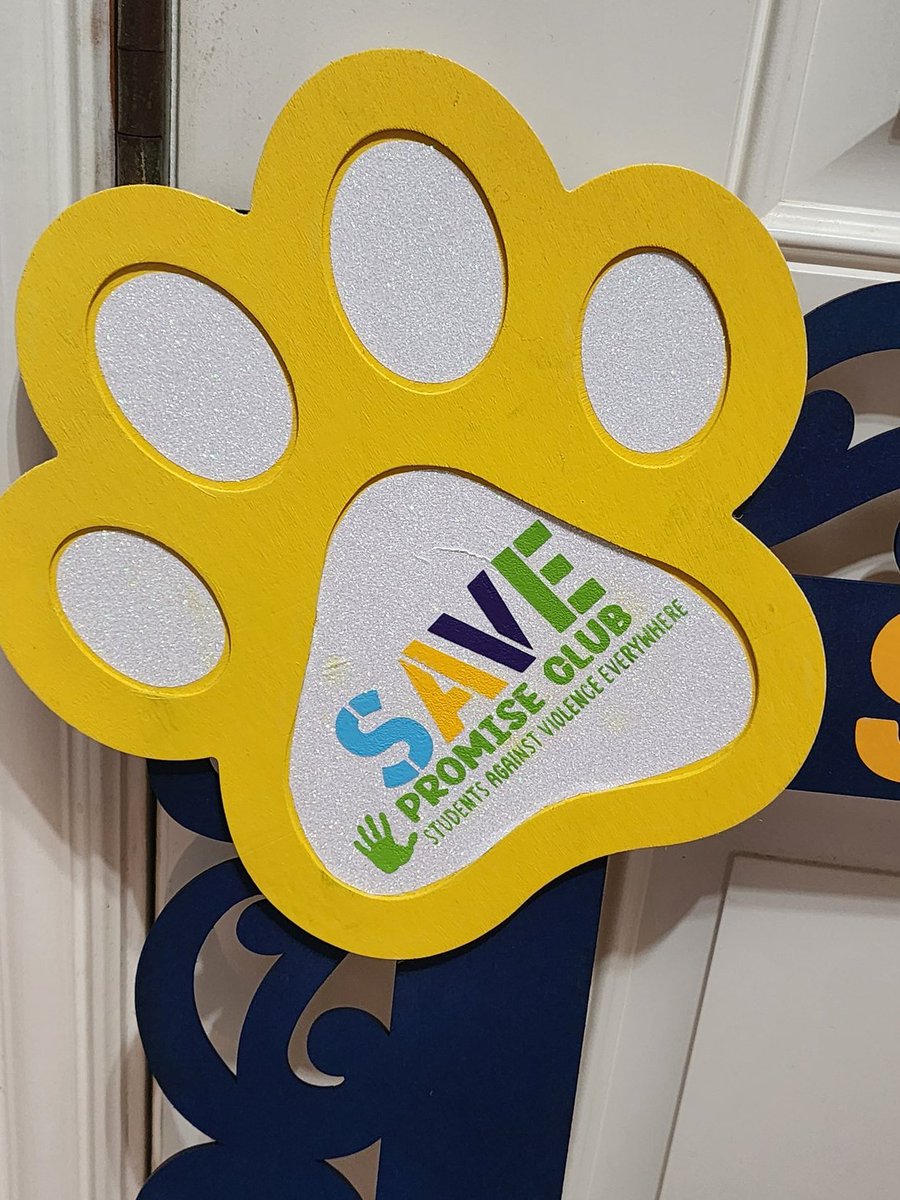 CraftShackDiva's tweet photo. When your daughter volunteers you to create a frame for their SAVE Promise Club because she knows you are extra!! " Start with HELLO week is off to a great start!!! #differencemakers @NATIONALSAVE https://t.co/TxkJgwVdzA