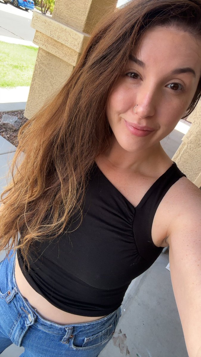 In my “natural mama” era. Confident enough for no makeup, slept on hair, natural nails, acceptance of my new body etc. feels good to be okay in my skin. ✨