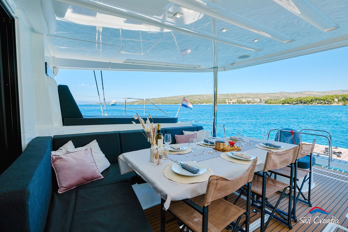 Experience the ultimate luxury onboard our newest catamaran, Jolene ✨

Designed for up to 12 guests, this #Lagoon55 features 6 beautiful ensuite cabins, perfect for hosting your closest friends and family.

More information: bit.ly/SetSailwithJol…