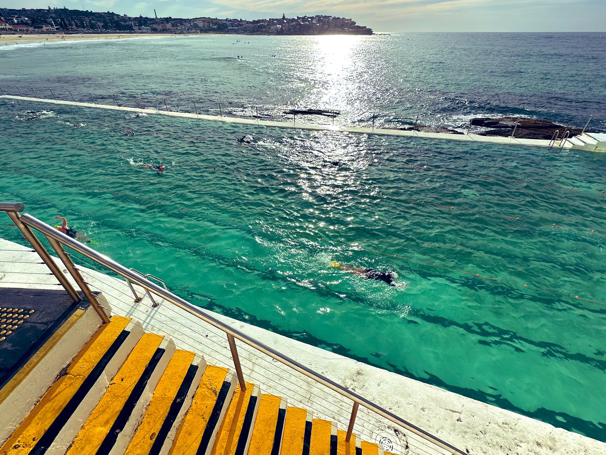 Hello Sydney! ✨
Yesterday Bay Run #running This morning Icebergs #swimming 
In between: family, friends🍷🍹🍺
