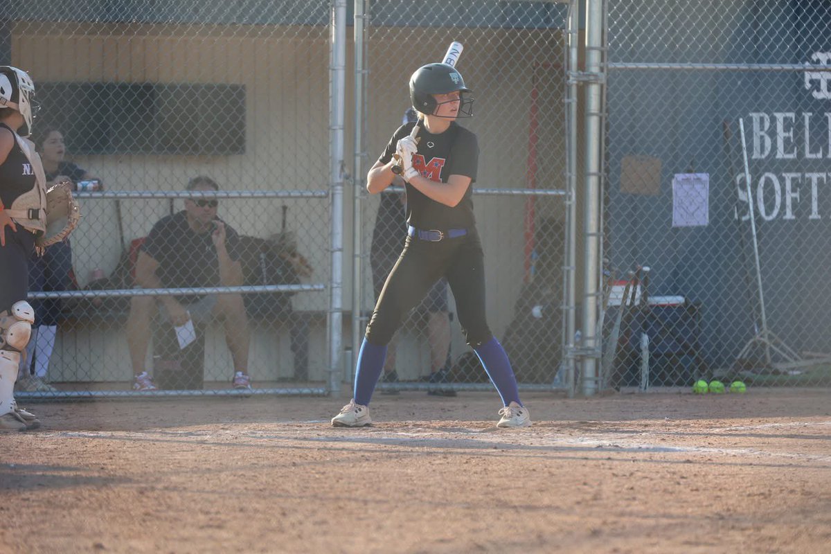 TNMojo2728's tweet photo. Great start to the fall for the ladies. Bats were on 🔥 35 runs in 3 games. @BraeleeBurskey lead the way with an .857 avg 😳 with multiple extra base hits. @claireritt24 With 3 XBH, .625avg.   @Sydneydobbs6 and @Jacque_is_1 did not allow an ER in their appearances 🔒#SheRakes https://t.co/cfoAOgxqHW