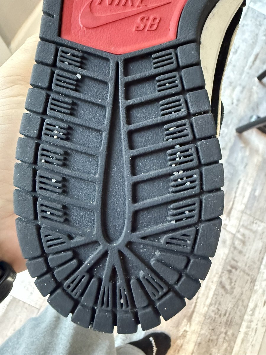 407SnkrLegend's tweet photo. @askdepop I purchased a sneaker described as new. Came back used with rocks in the sole. You sided with the seller. Please fix this! Do better! Clearly not new!! https://t.co/WVfMCxDG3K