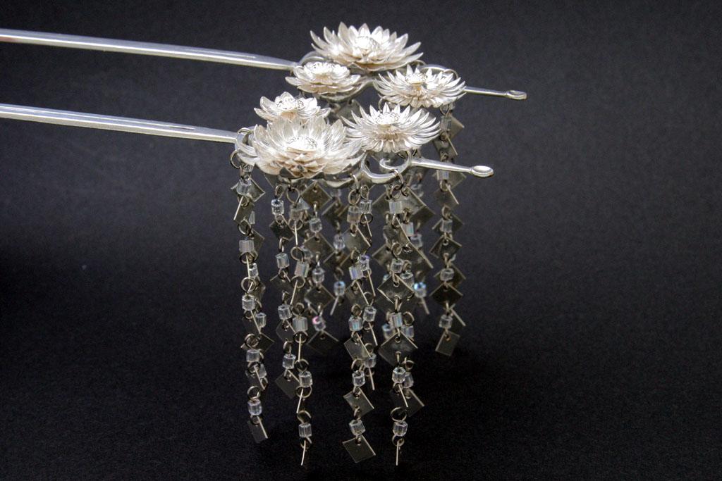 seikado_jp's tweet photo. Learn from the Old, Know the New. Restoration of Japanese Accessories

We have an opportunity to help unite and foster the next generation of craftsmen of traditional metal crafts scattered throughout Kyoto.

#metalsmith #metal #art #customorder https://t.co/VnC96W2fU7