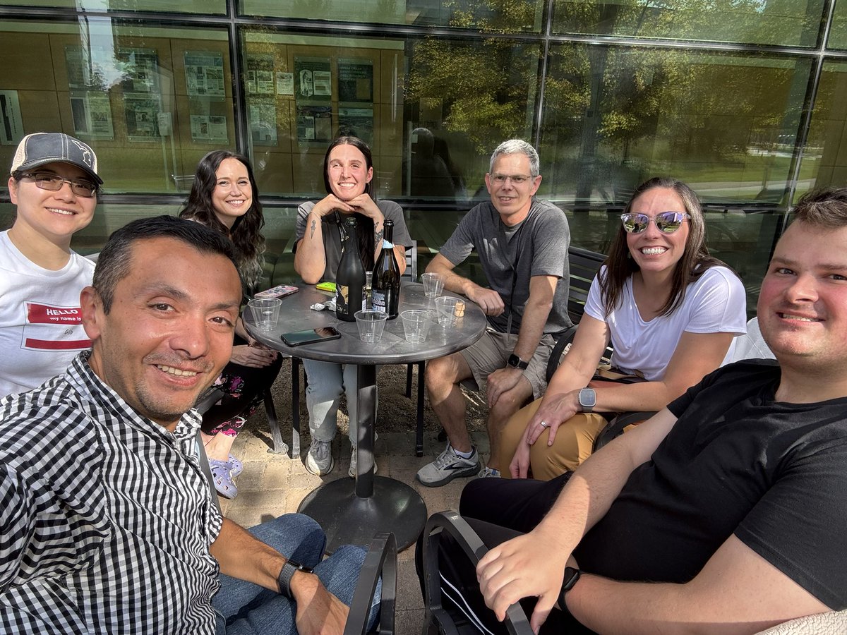 Celebrating our new paper with <a href="/Meg_Filbin/">Meg Filbin</a> <a href="/natasiainthelab/">Natasia</a> and <a href="/morkos_henen/">Morkos Henen</a> #NMR #RNA