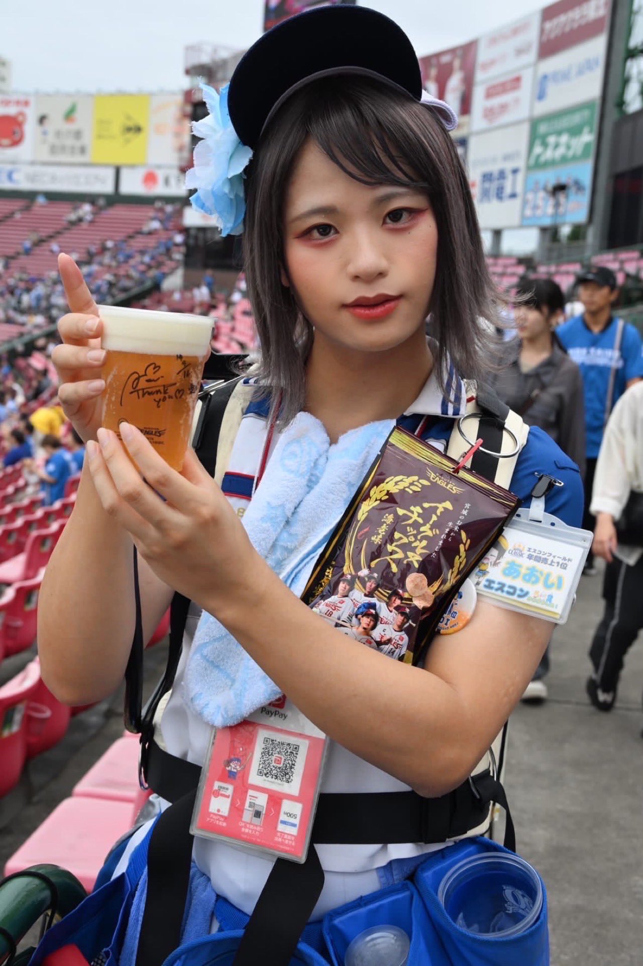 葵（Aoi）▷ファイターズ&レバンガ ビール売り子