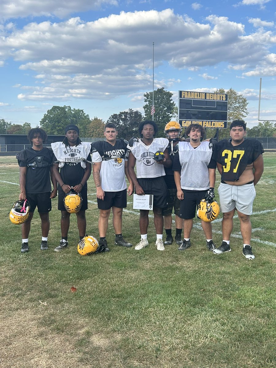 FHHS Football tweet media