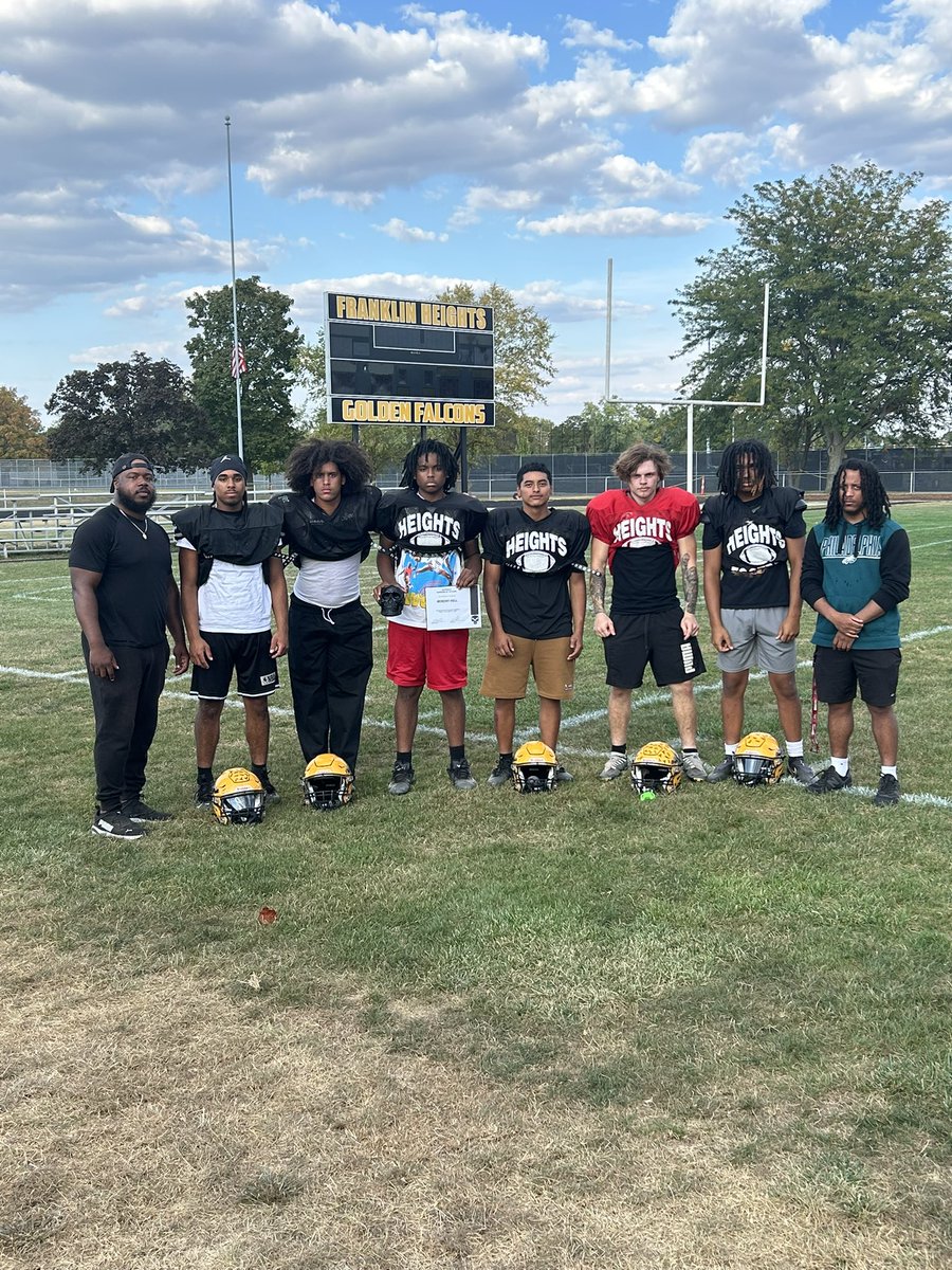 Week 4

🚨Punishers Of The Week🚨

Anthony Jalloh - EDGE/OLB- Sr.
<a href="/AnthonyJalloh52/">Anthony Jalloh</a> 

Robert Hill- LB- Fr.
<a href="/NeHill75960/">Robert hill</a>