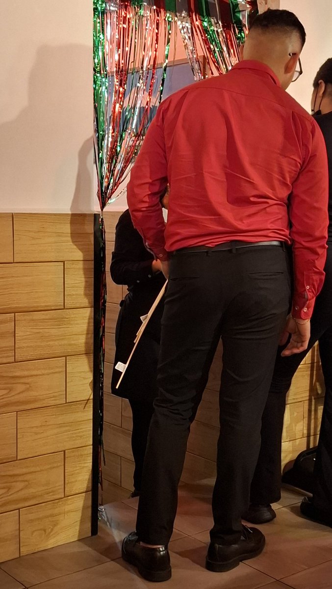 Ch1c0sD3L4C4ll3's tweet photo. Arduo trabajo en la decoración de la independencia #ChicoTrabajando #GuyAtWork #ChicoDLCalle #StreetGuy #Paparazzi #RealGuy desde #Tijuana #BajaCalifornia #México https://t.co/lZ1abQq75W