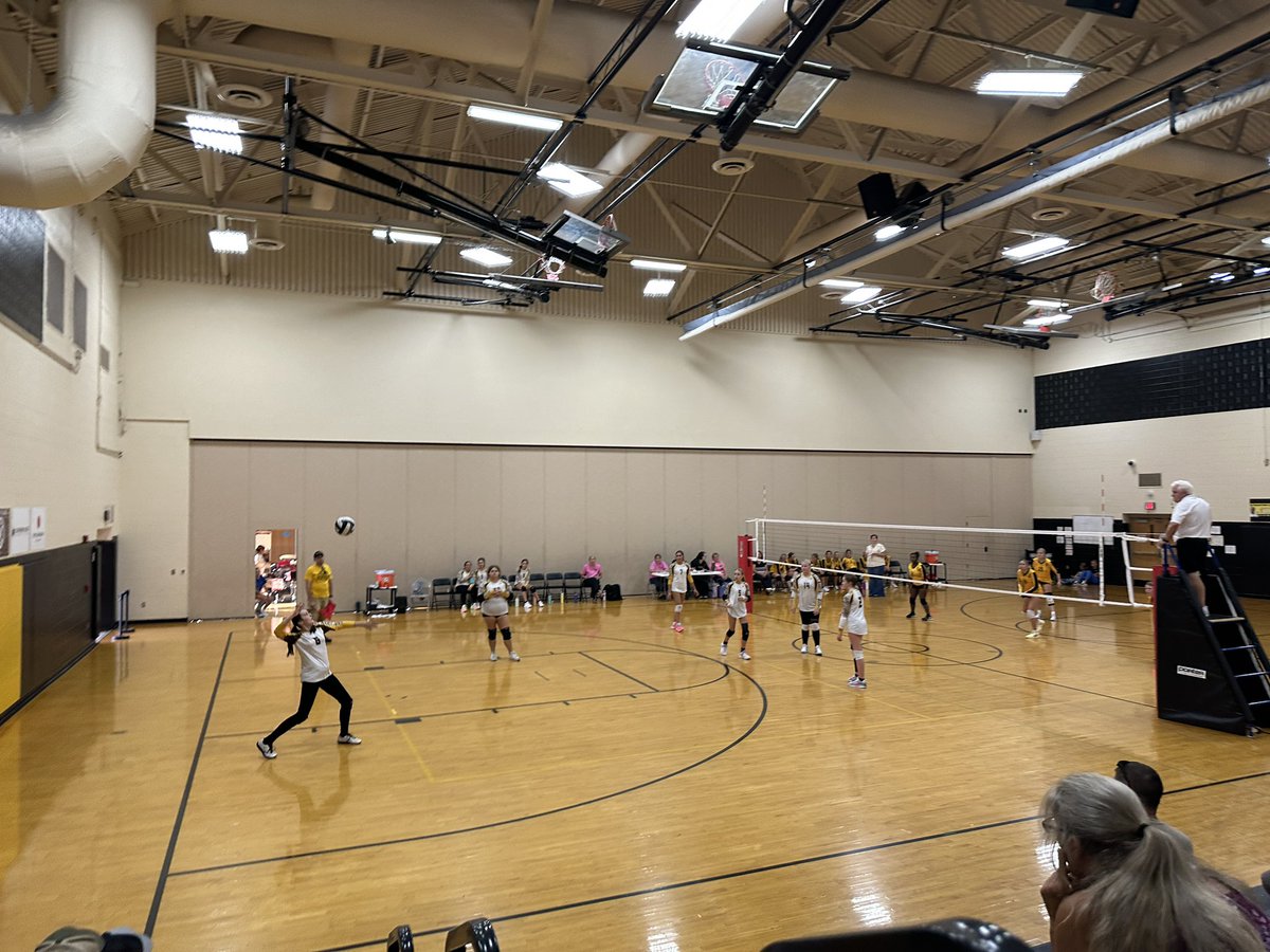 MrsBBauer's tweet photo. 🏐🏐8th grade Volleyball wins against Georgetown. Way to keep battling girls!🏐🏐 https://t.co/x5CbqOCLlW