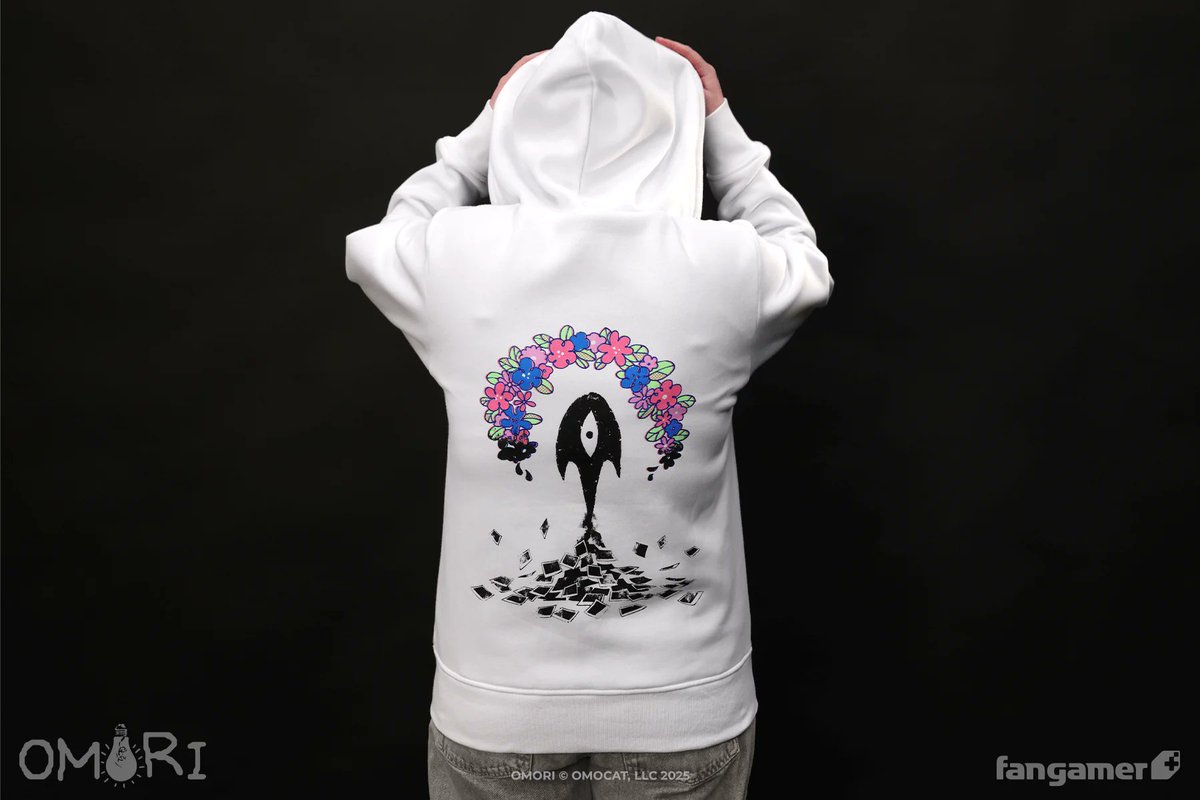 The Headspace desk mat and 143 hoodie are joining our official OMORI collection! 

Sign up now to be notified when they arrive: fanga.me/r/omori-hoodie…