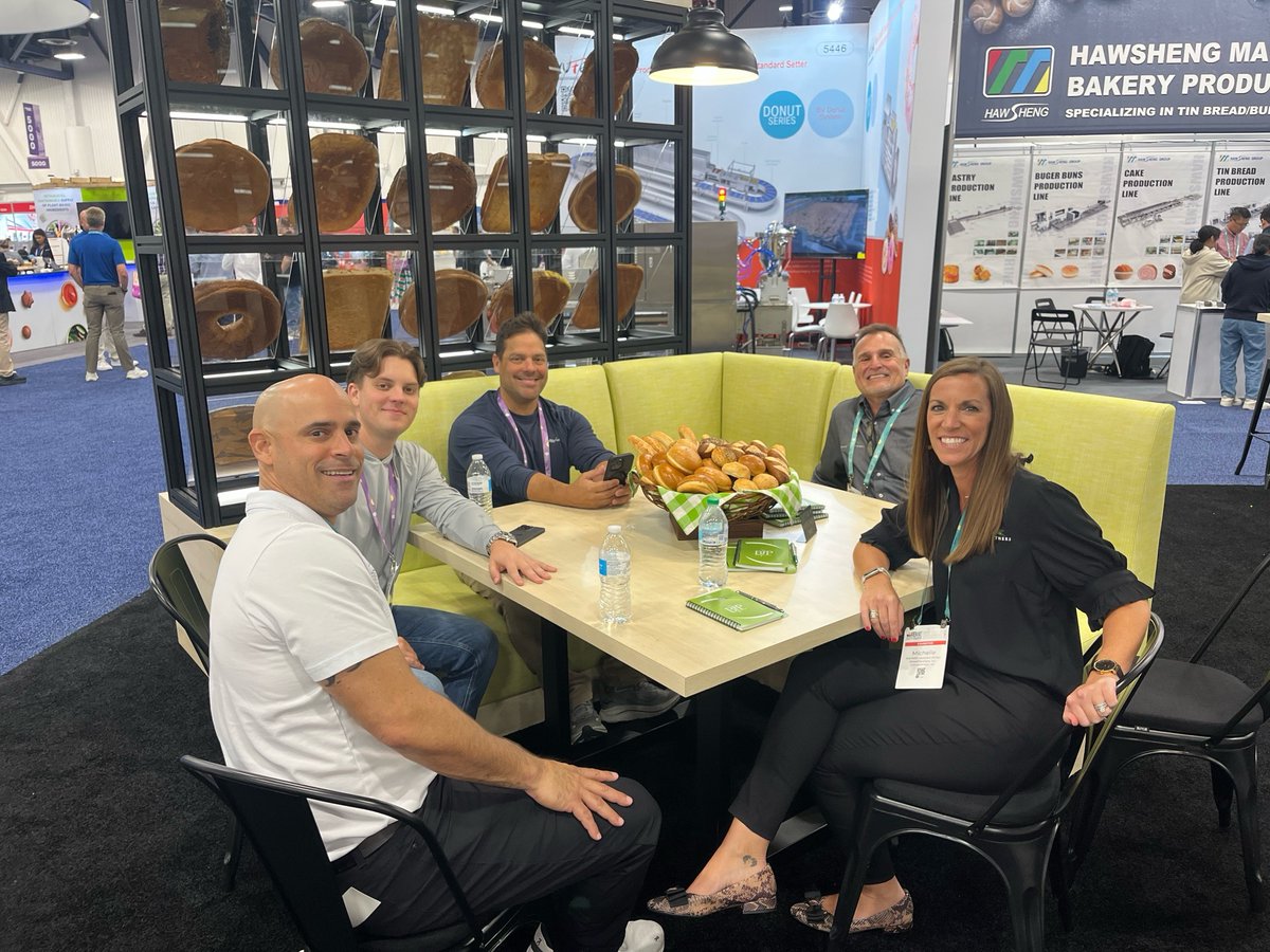 BreadPartners's tweet image. Happy Monday from all of your Bread Partners! We’re baking with the best in Vegas at IBIE Booth 5546….come grab a bite! #toscanobites #bakewiththebest #breadpartners #IBIE