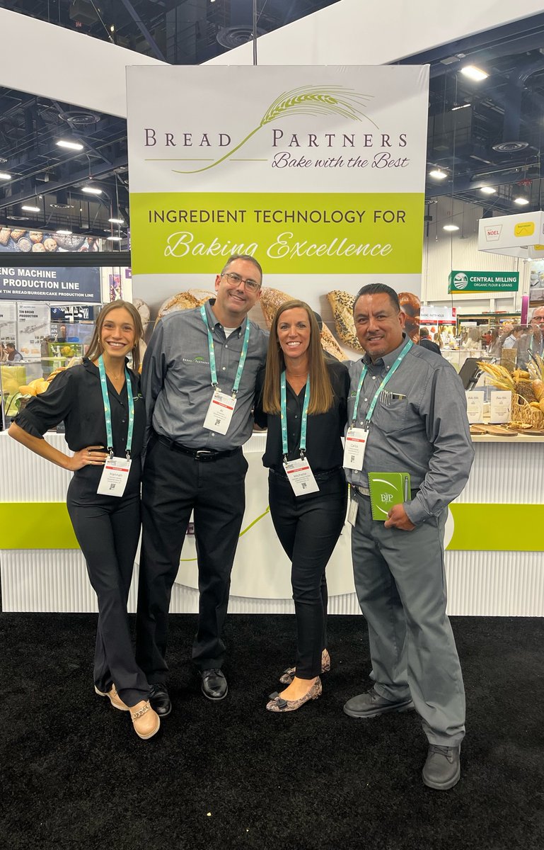 BreadPartners's tweet image. Happy Monday from all of your Bread Partners! We’re baking with the best in Vegas at IBIE Booth 5546….come grab a bite! #toscanobites #bakewiththebest #breadpartners #IBIE