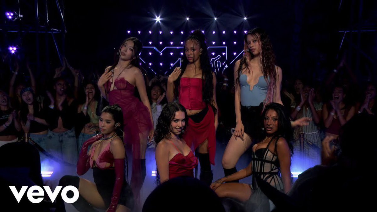 MARZBRAZIL's tweet image. A apresentação de “Gabriela” do KATSEYE no #VMA já está disponível no YouTube!

▸ youtu.be/gySVoFo_KHE?si…

#KATSEYE @katseyeworld