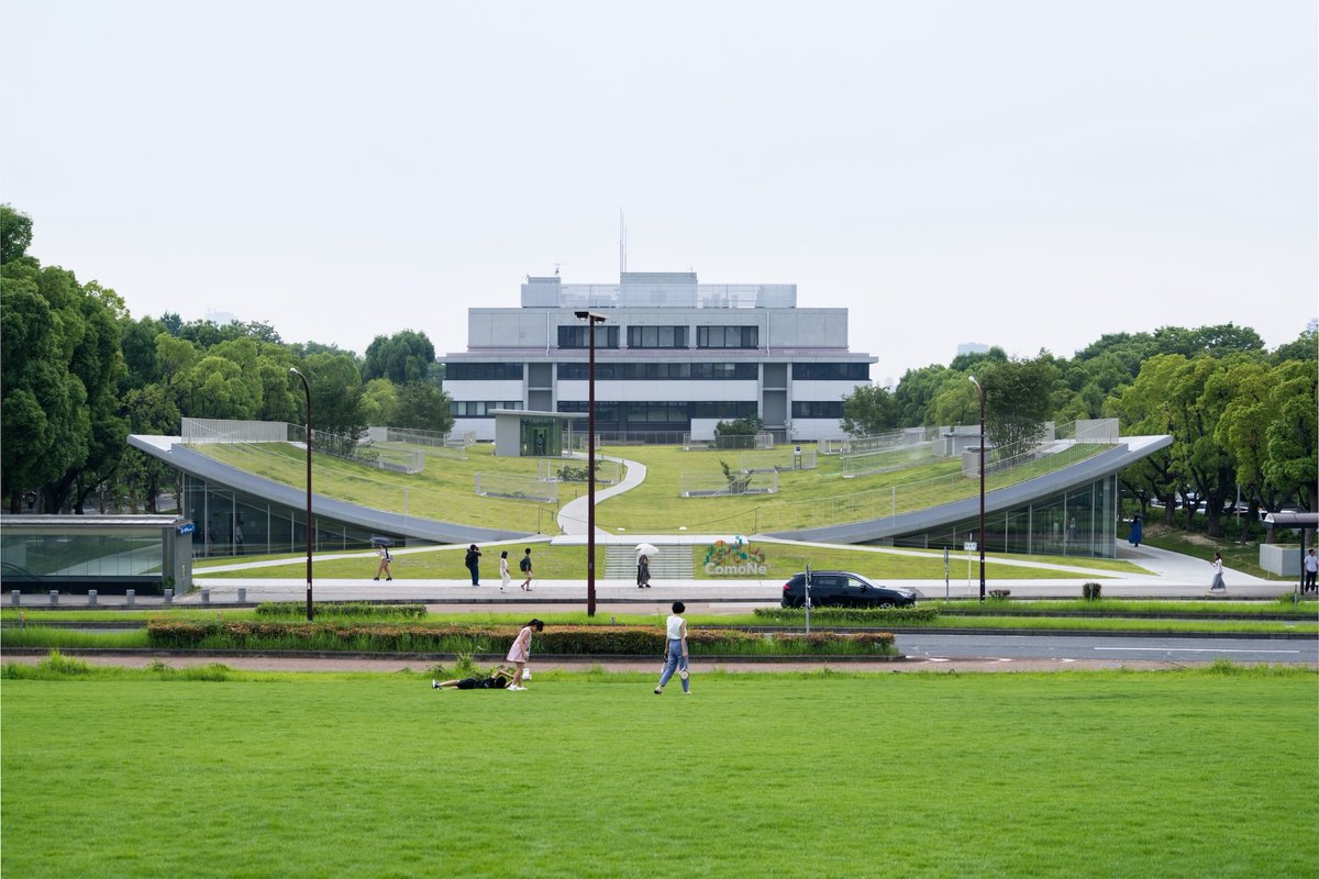 JapanArchitects's tweet photo. Common Nexus (ComoNe) 小堀哲夫建築設計
名古屋大学内に完成した東海国立大学機構による大学の知的資源を起点とした共創拠点。かつてここの谷戸の緑や湧き水が人々の生活を支えたように、屋上に窪みと傾斜を持たせ人と自然が共生するような環境を取り戻したいと考えた
https://t.co/Sej7lJcHbA https://t.co/W9YAHgzOR5