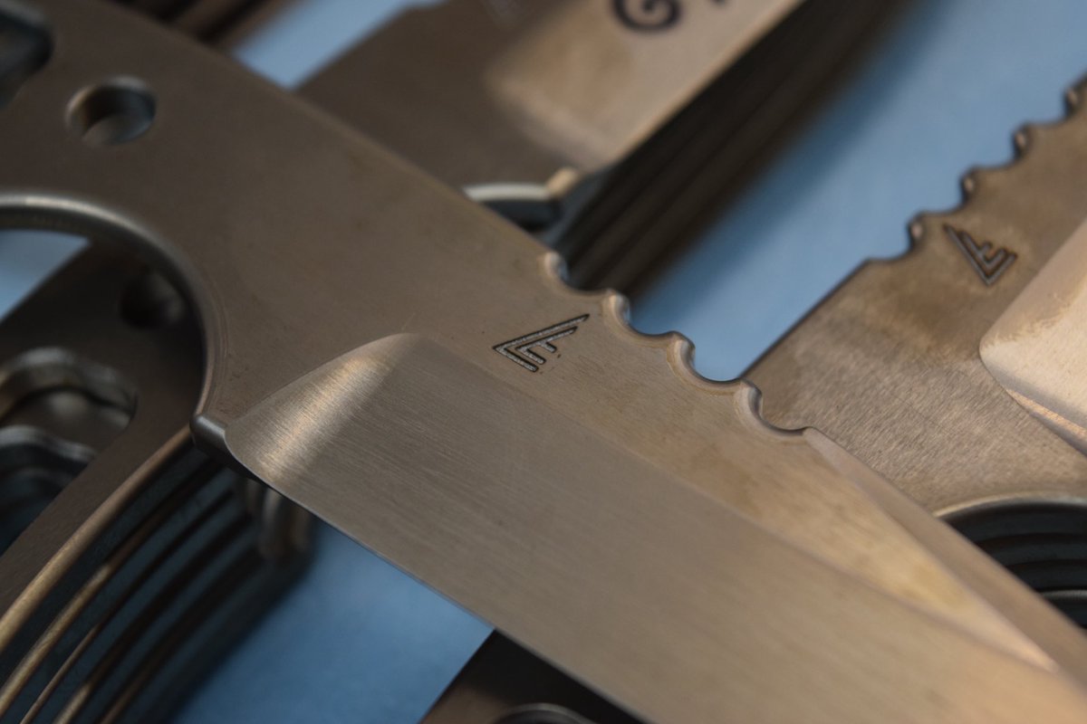 CompEdgeKnives's tweet image. Here’s a comparison of my laser engraving both with and without cleanup. I always do my engravings right after heat treatment, but before any coating or stonewashing. This timing lets me buff the surface, which removes the raised, blurry-looking edges and leaves a sharp, clean…