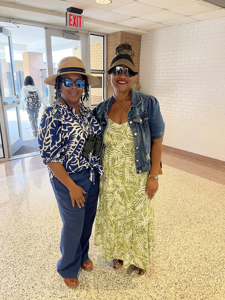 DonnaBolden10's tweet image. 💡Did you know?
A simple HELLO can:
✅ Break the ice
✅ Build friendships
✅ Spread kindness
✅ Start a movement
Let’s change the world, one hello at a time 💚
#HelloWeek @sandyhook