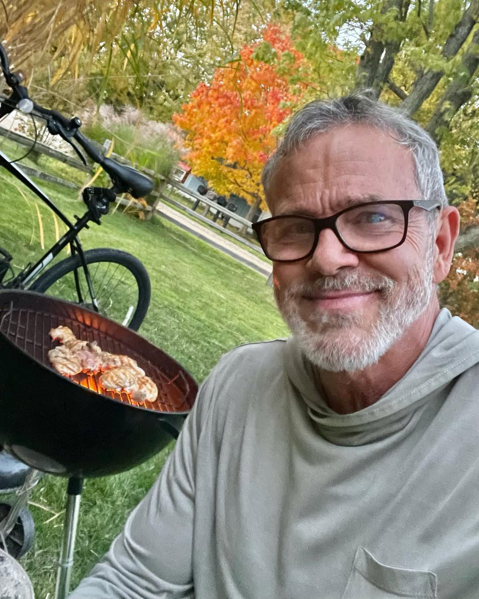 mike27450's tweet photo. Last bbq, last bike ride . Last trip to beach, last full day in Michigan. I will miss you. @puremichigan https://t.co/cfU5JuJAI5