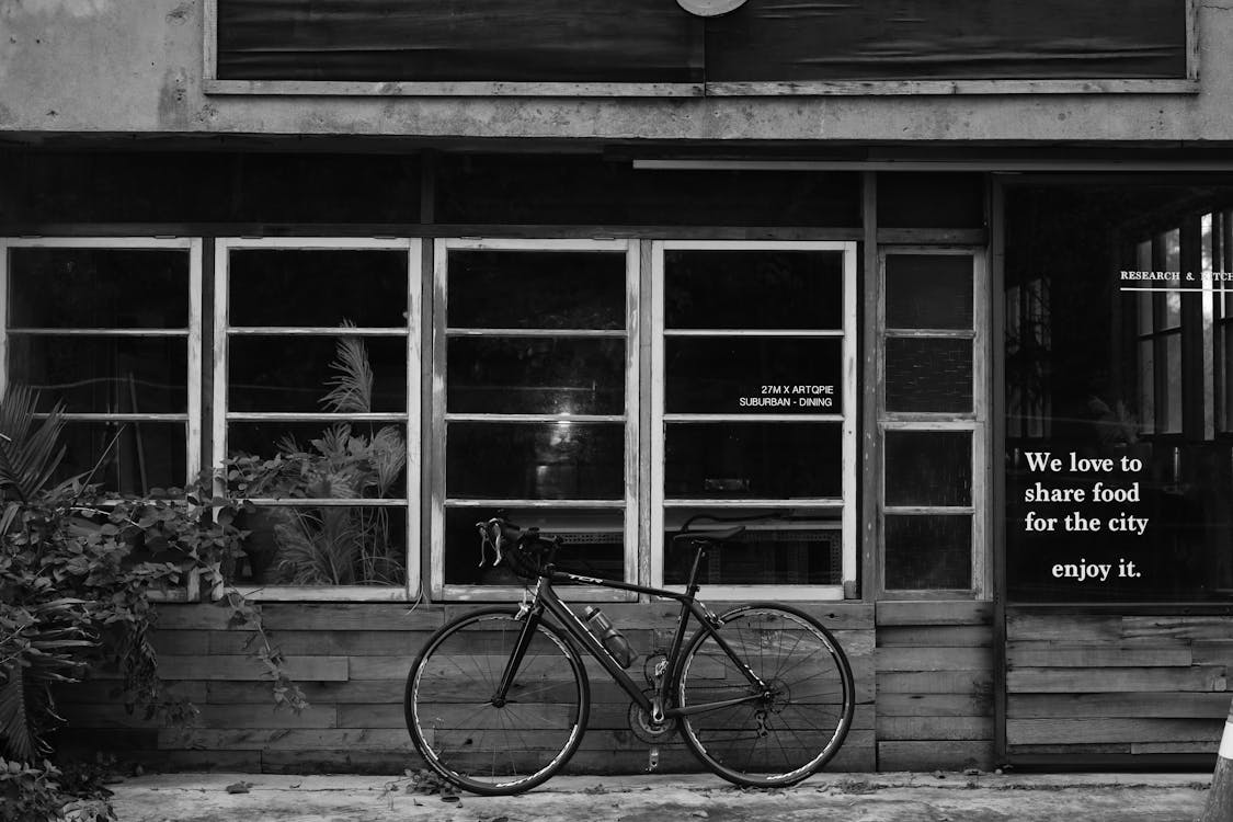 LUX_Lutetia's tweet image. To 'put the beggar before yourself' is radical stakeholder primacy. It means your user's unmet need, your team's creative spark, and the planet's balance truly come before your passionate desire for exit glory.

#Primacy #Balance