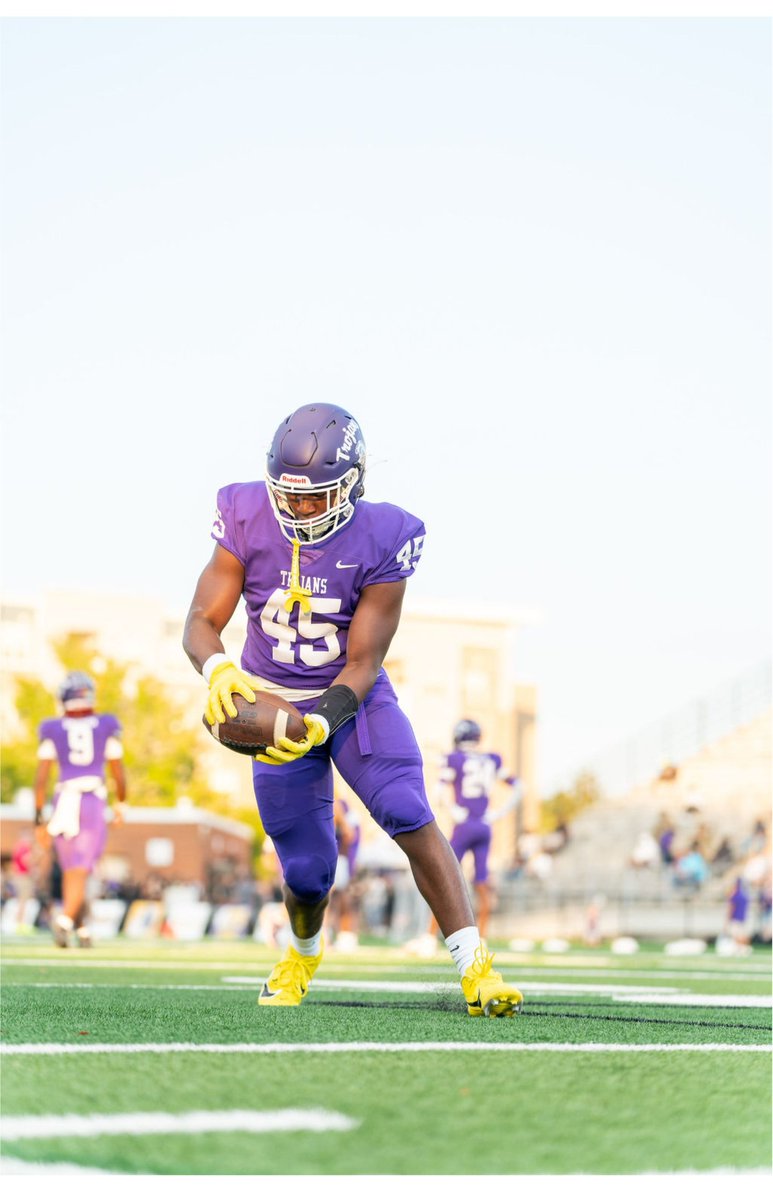 DashHolley's tweet image. GʻØŦŦÂ ĤĀVƐ ÏŦ...
.
#freshman #LB on #Varsity 
@NHSTrojansFB @HighSchoolBlitz
@_dmanning99 @AWilliamsUSA @ErikRichardsUSA @FBUAllAmerican @stevequinnFBU @coachMc_OB @Level99Training @SCarolinaFBU @