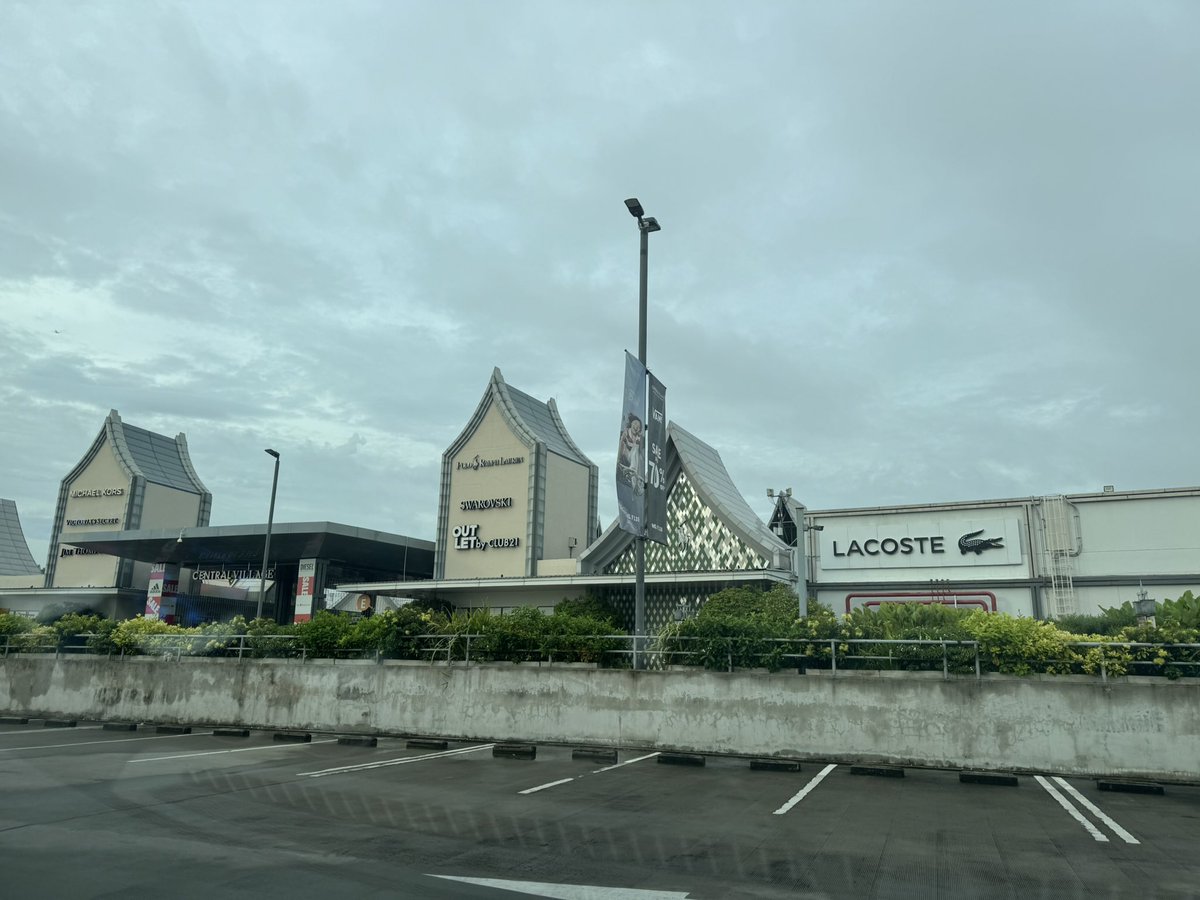 ไม่ได้พักเลยมาซะไกล #สุวรรณภูมิ