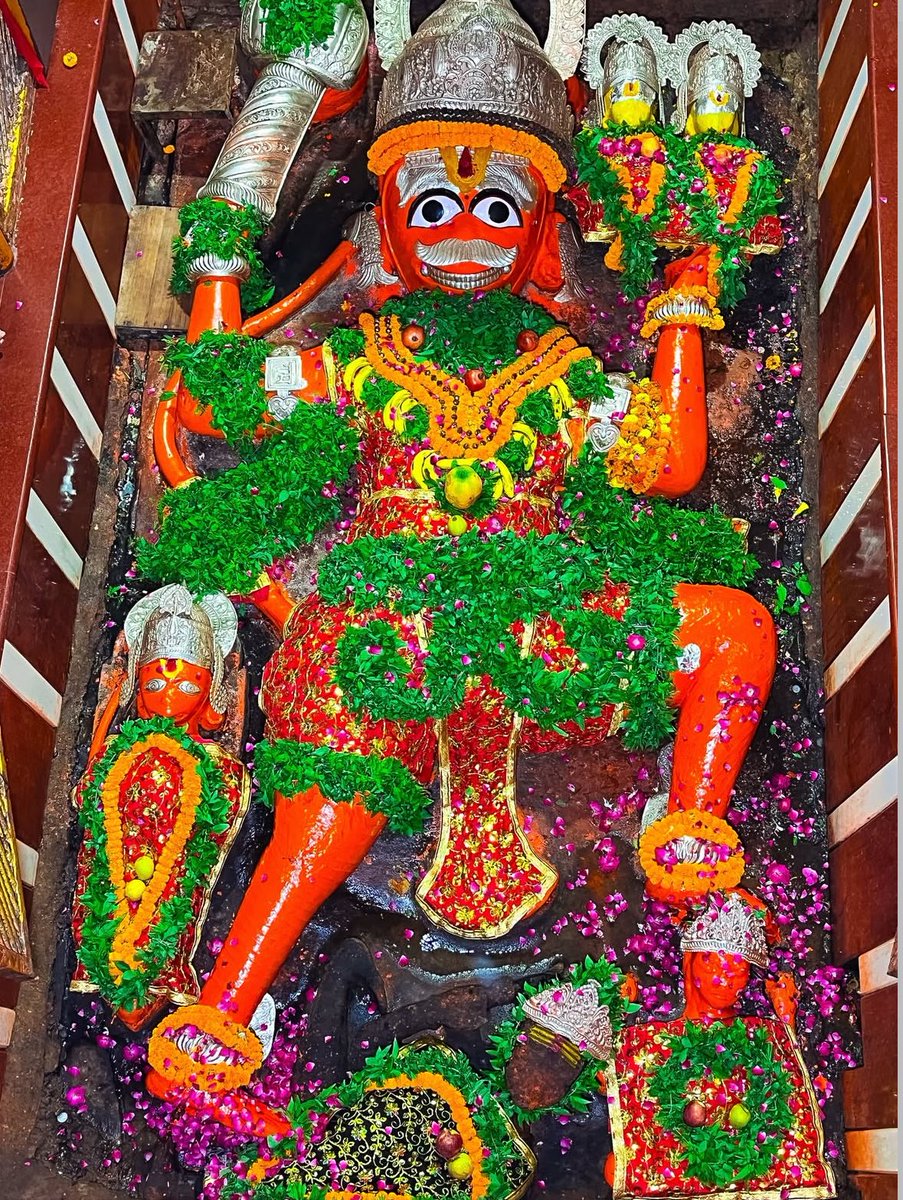 तीर्थराज प्रयागराज से लेटे हुए श्री हनुमान जी के दिव्य अलौकिक दर्शन।
जय श्री राम जय हनुमानजी 🙏🚩