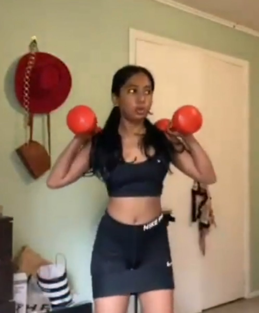 Cant belive she did that while doing workout #miaz