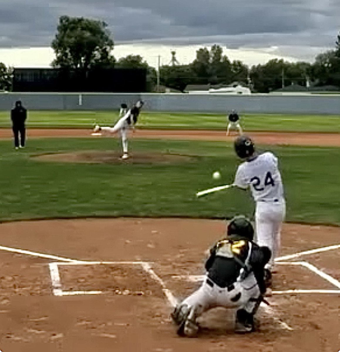 ChrisValerio24's tweet image. Great end to the fall baseball season. Thank you @BsbNortheastern and @CoachKachel18 for being such a great host. Best of luck to the fellas as they travel to Garden City this weekend.

#dualsportathlete 

@NCSARaymond @NCSA_Baseball @BUncommitted