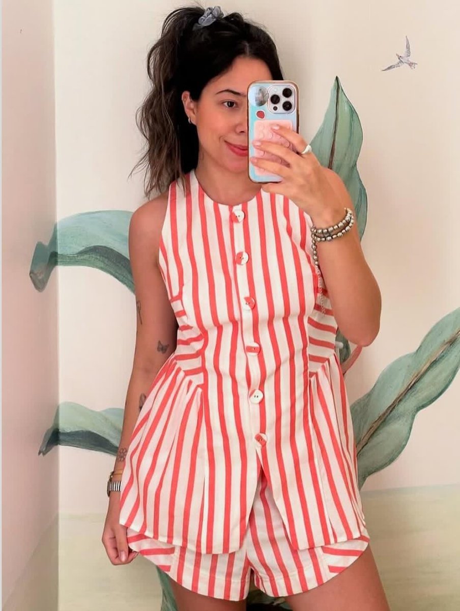 vamoslindas's tweet image. Dia do consumidor 🔥30% + 5%

💰R$252
📌Cupom: extra5 
Código de vendedora 7E7469 

farmrio.com.br/blusa-listra-b… 

#ValeTudo #TheTown #DiaDoCliente