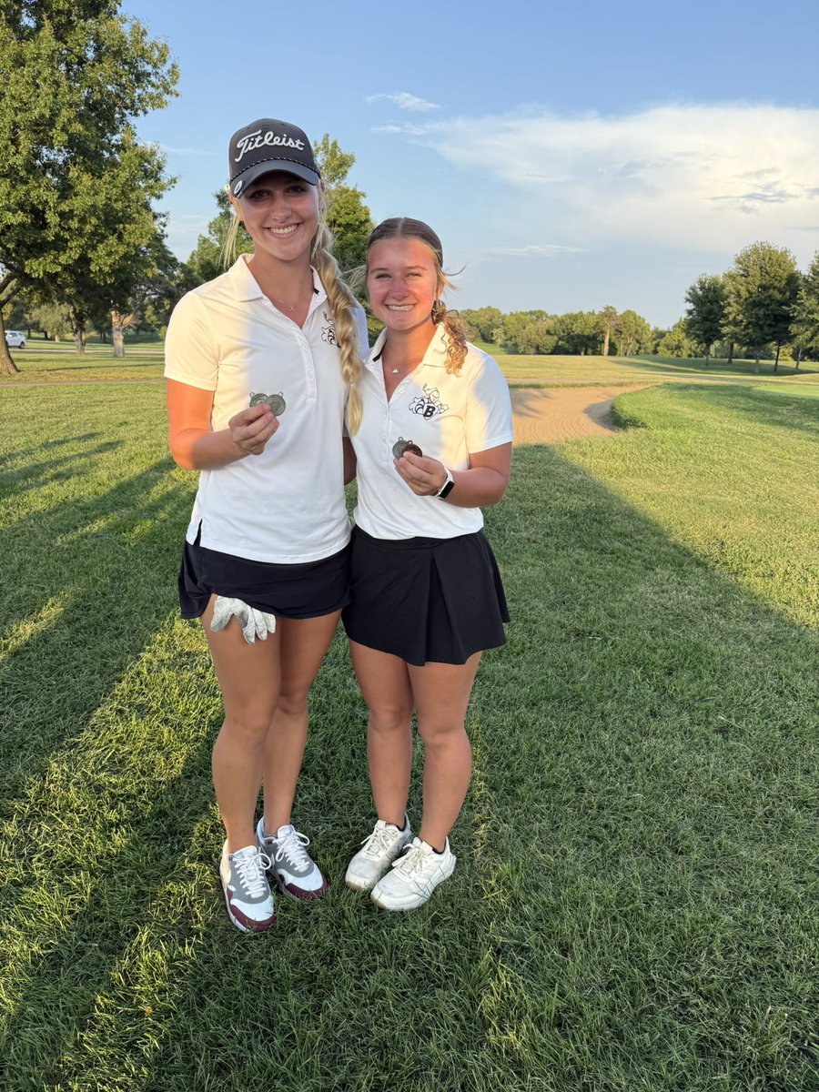 BuhlerGolf's tweet image. Congratulations to Anika Paulsrud for medaling 2nd and Macy Miller medaling 10th at the Wellington Invitational.
