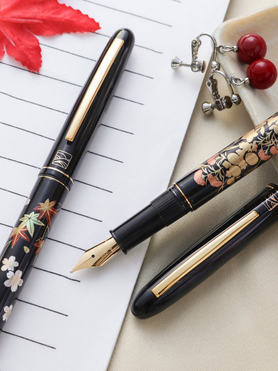 Ready for the colder days in autumn? 

Our Kuretake Sakura Ni Koyou 🌸 and Aki Ibuki 🍁 fountain pen captures the melancholic feeling of leaving summer.

Grab here! 
wancherpen.com/collections/wa…