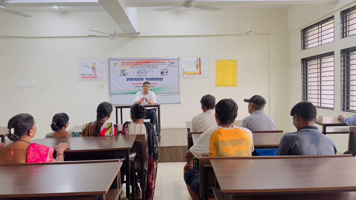 Navsaricsts's tweet photo. Under Swachhta Pakhwada 2025, a workshop on the importance of Swachhta was conducted on 15.09.2025 for housekeeping staff at CIPET: CSTS, Navsari

#swachhbharatabhiyan https://t.co/kx1xE8euwp