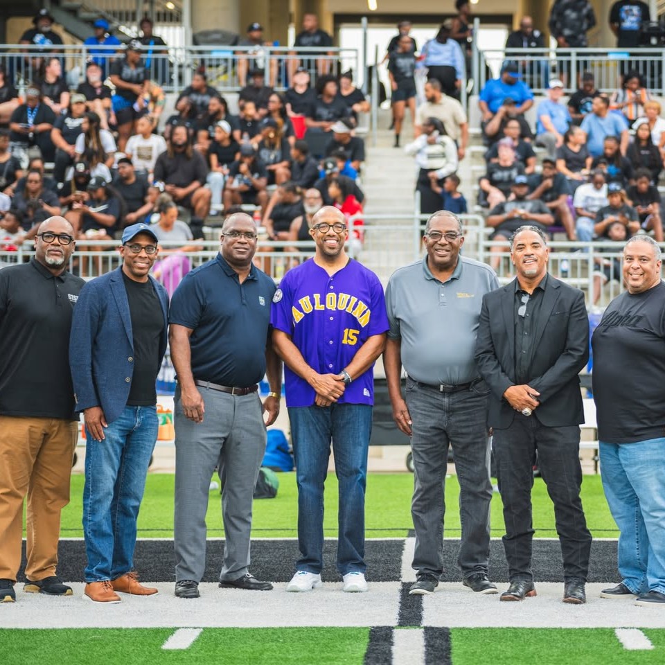 PaulQuinn1872's tweet photo. Paul Quinn proudly celebrates one year of partnership with @CrowleyISD through our Texas Innovation Partnership! 💜 

Last week, President Dr. @MichaelSorrell served as a special guest for the coin toss at their Friday night football game. Let's go, Tigers! 🐯 https://t.co/TkNkGYLi5j