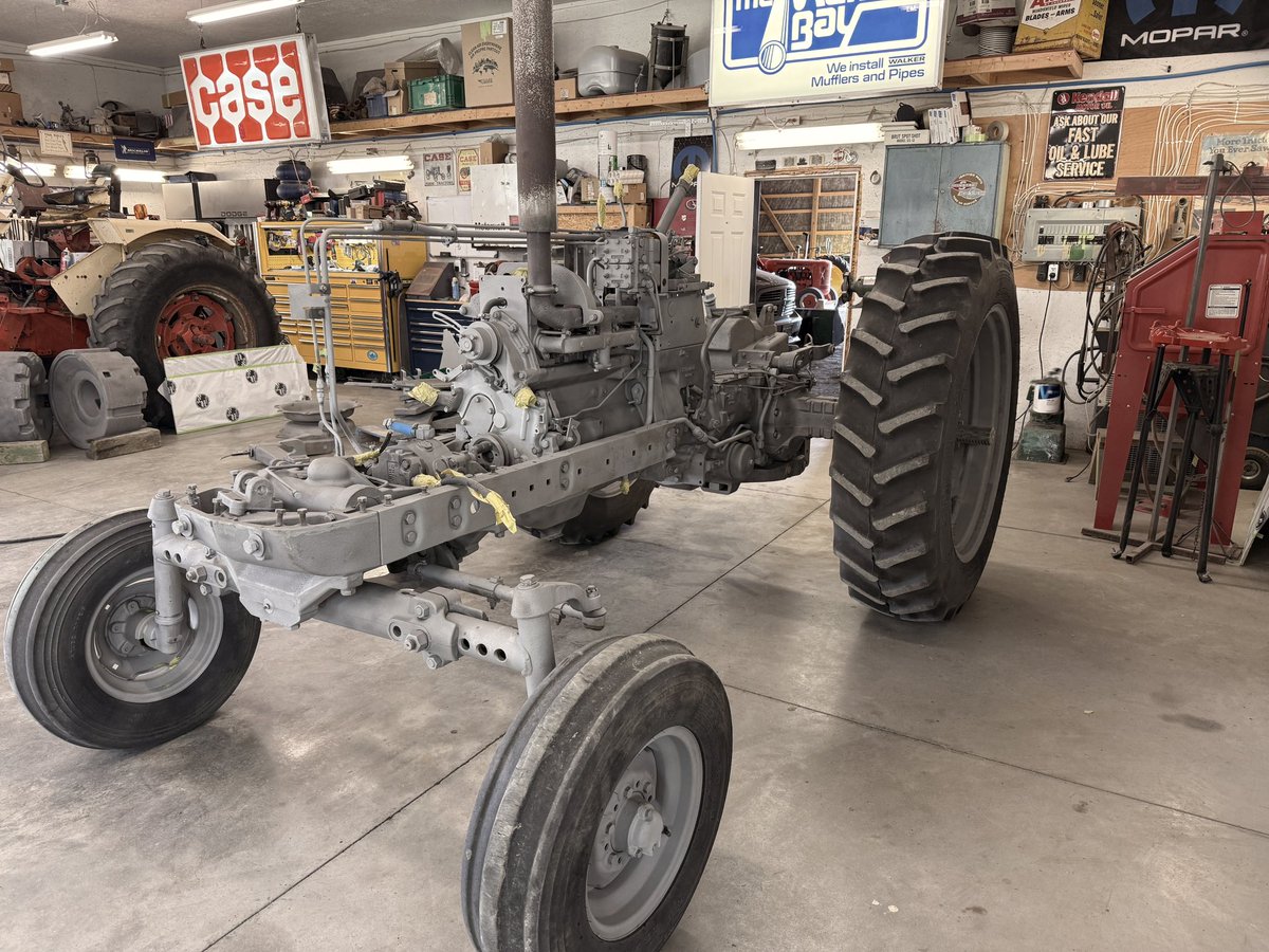 ScanlanTractor's tweet image. John deere 2510 sandblasted