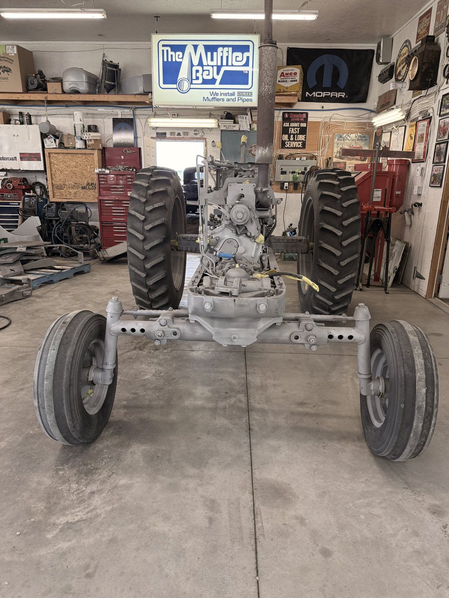 ScanlanTractor's tweet image. John deere 2510 sandblasted