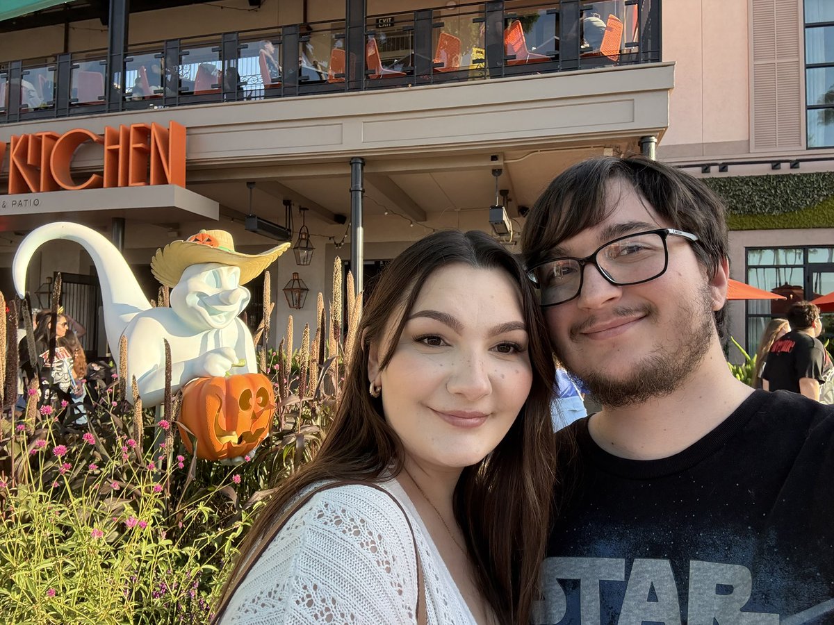 downtown disney last night and din tai fung for dinner <a href="/DianaxRum/">Diana Rum</a> and i HIGHLY RECOMMEND!!❤️