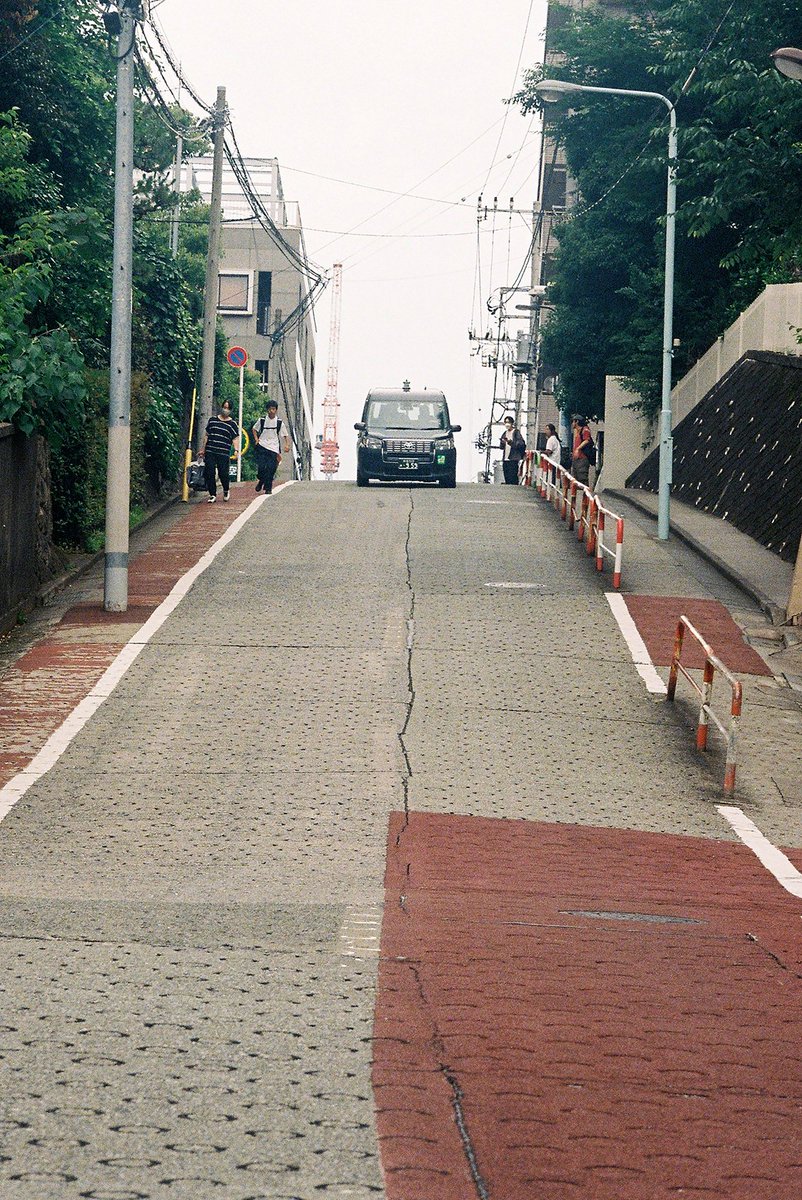#9609

takeuchiitsuka.com/9609-46436.html

Copyright © Takeuchi Itsuka. All Rights Reserved.

 #フィルム #フィルム写真 #film  #35mm #streetphotography #slope #streetscene